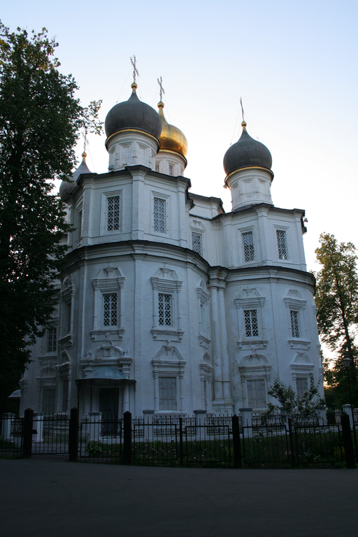 Храм Казанской Иконы Божией Матери в Узком)